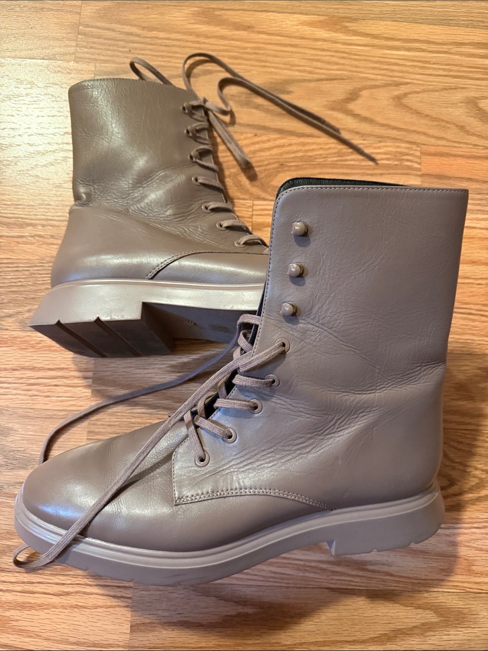 Stuart Weitzman McKenzee leather combat lace up boot taupe 9.5